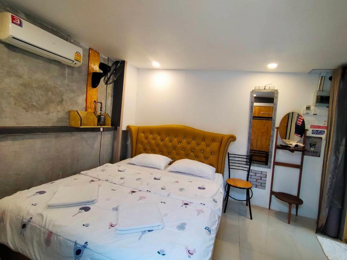 Ruenthip Homestay Bangkok Exterior foto