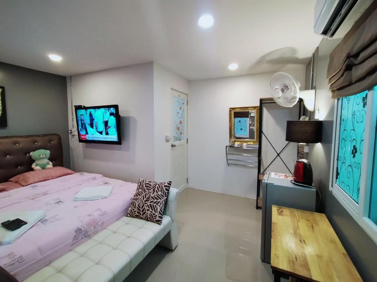 Ruenthip Homestay Bangkok Exterior foto