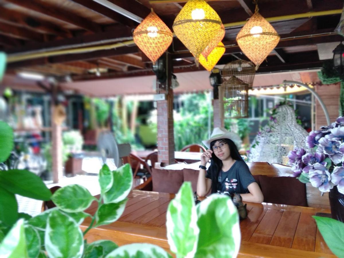 Ruenthip Homestay Bangkok Exterior foto