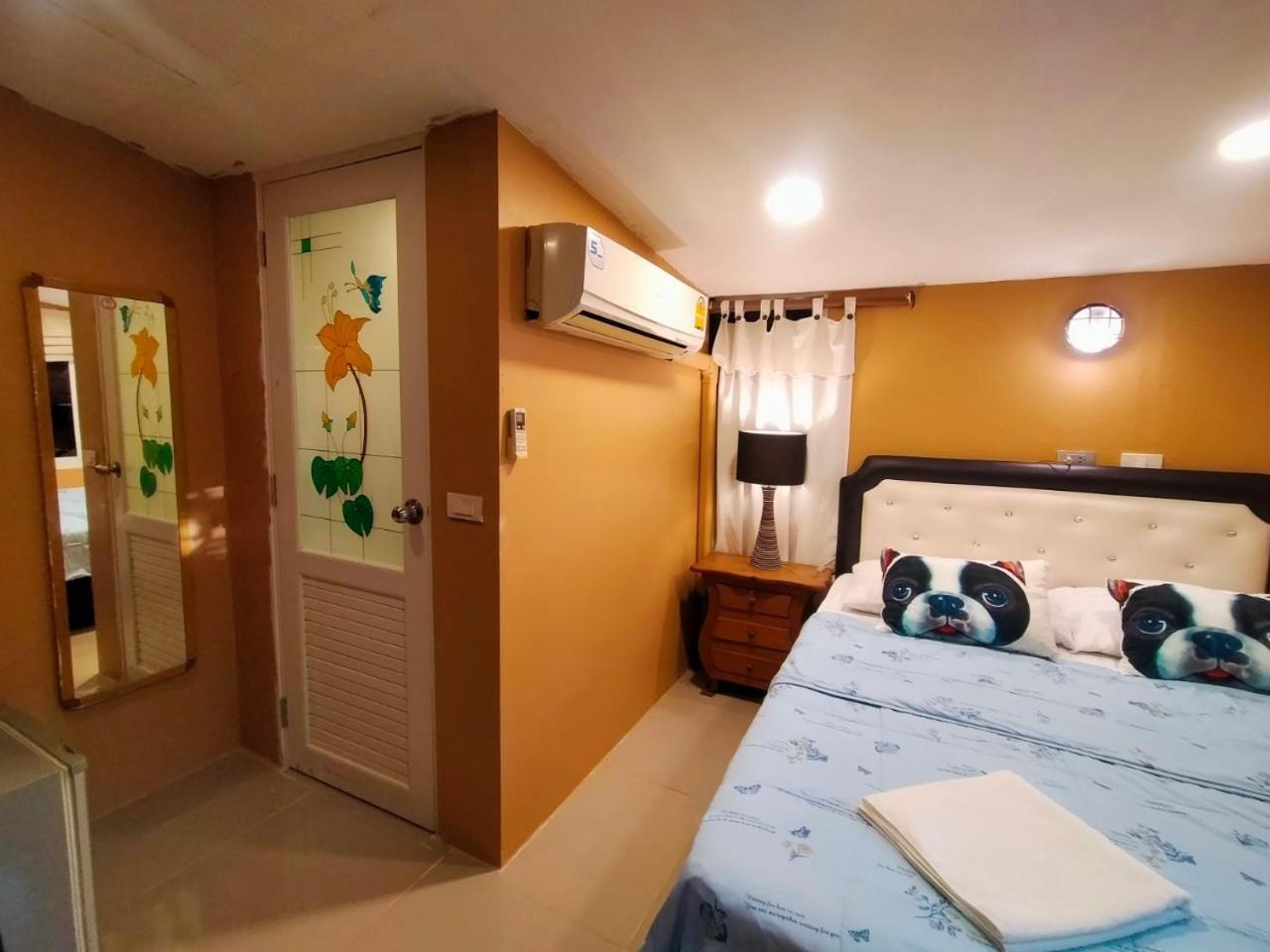 Ruenthip Homestay Bangkok Exterior foto