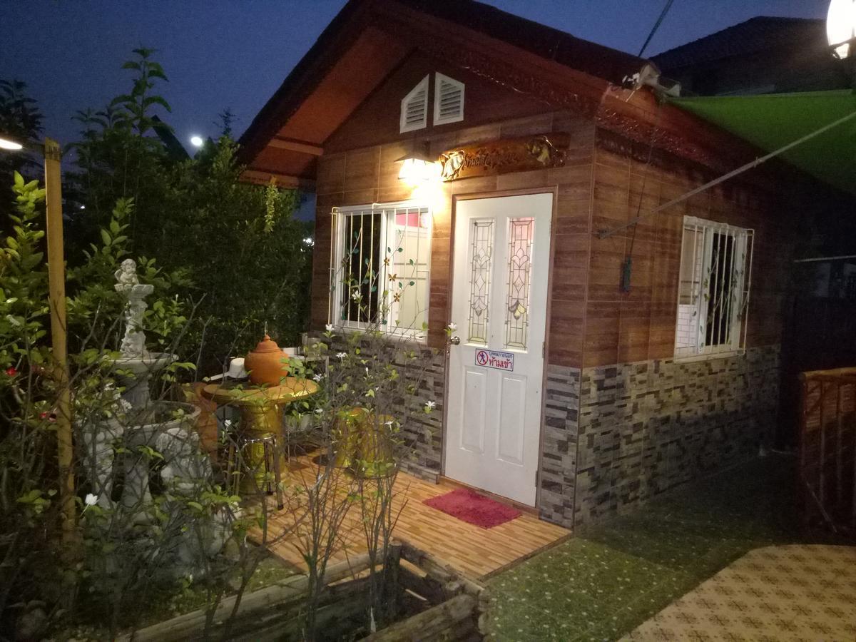 Ruenthip Homestay Bangkok Exterior foto