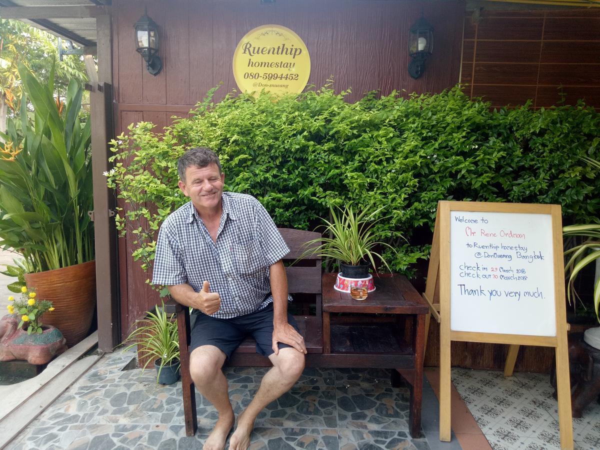 Ruenthip Homestay Bangkok Exterior foto