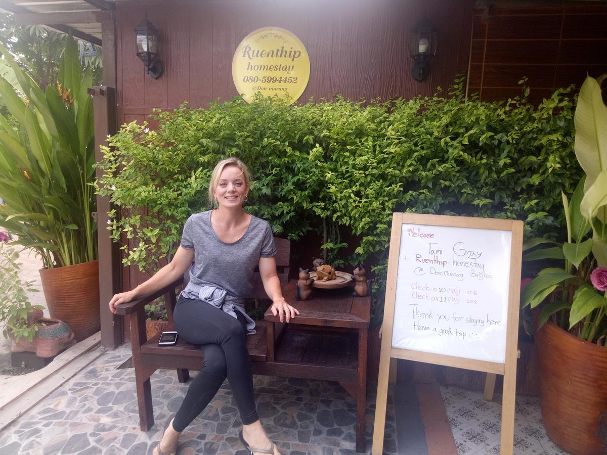 Ruenthip Homestay Bangkok Exterior foto