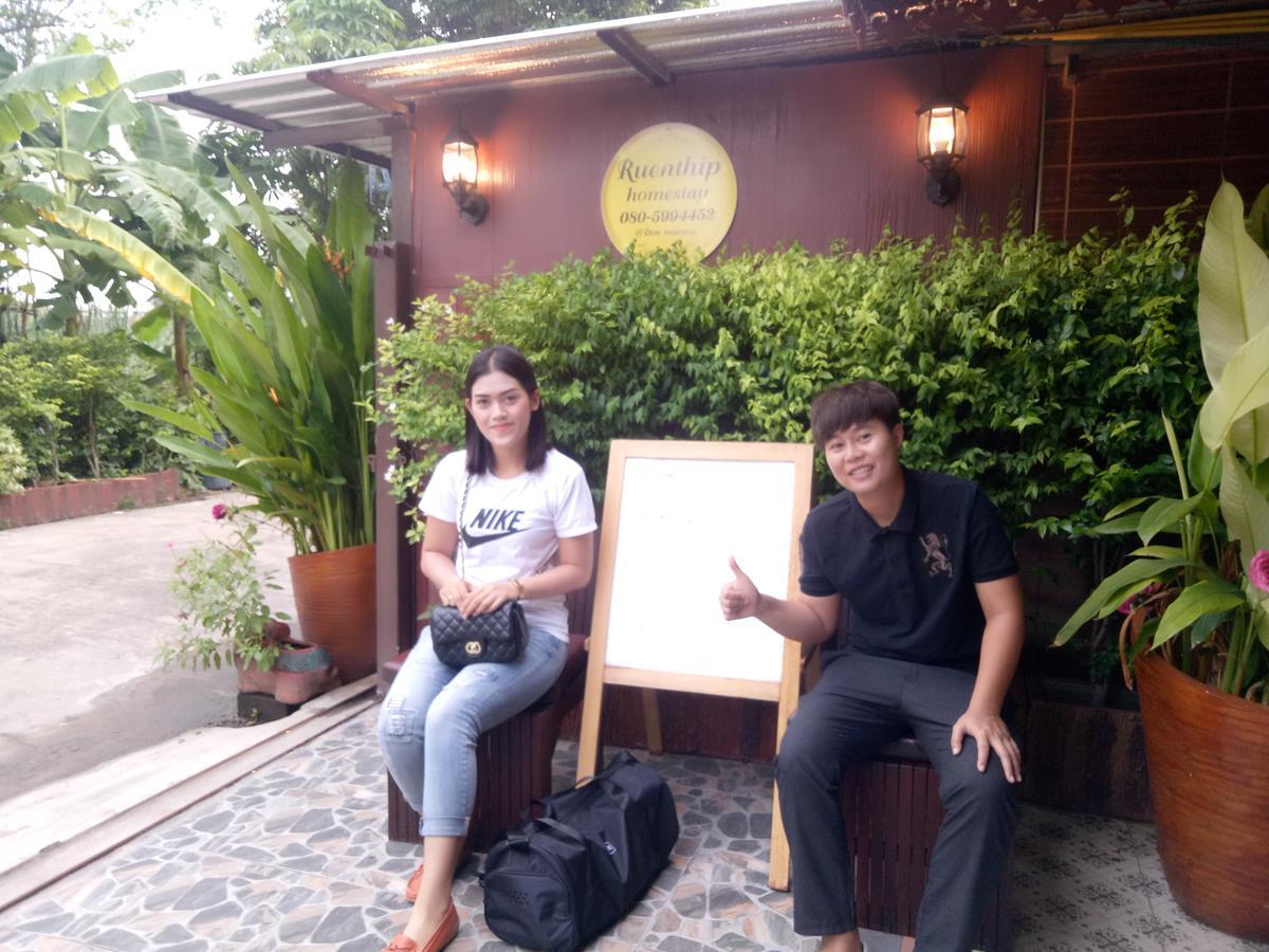 Ruenthip Homestay Bangkok Exterior foto